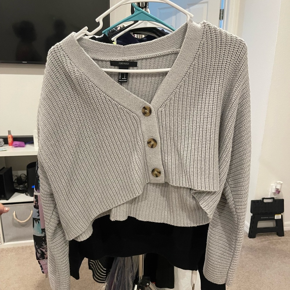 Gray sweatshirt